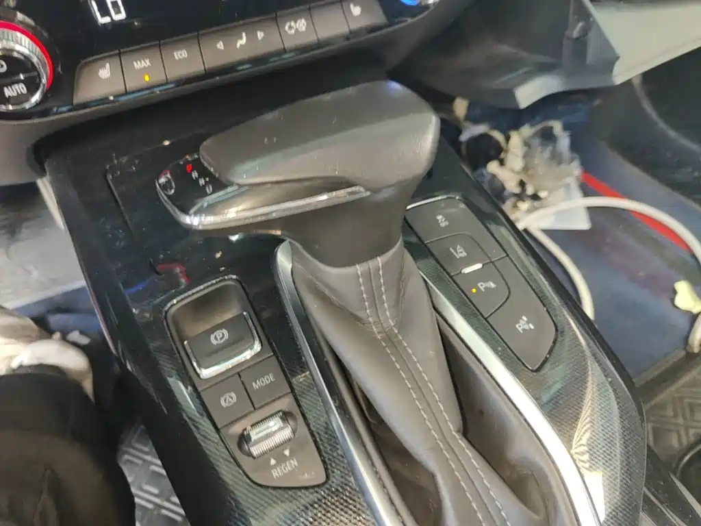 Chevrolet Menlo — миниатюра 14