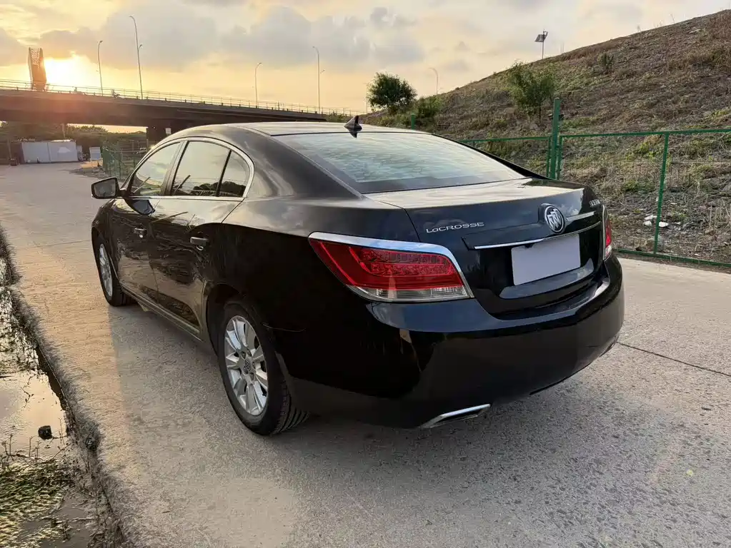 Buick LaCrosse — миниатюра 8