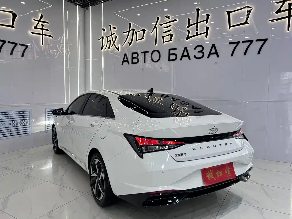 Hyundai Elantra — миниатюра 6