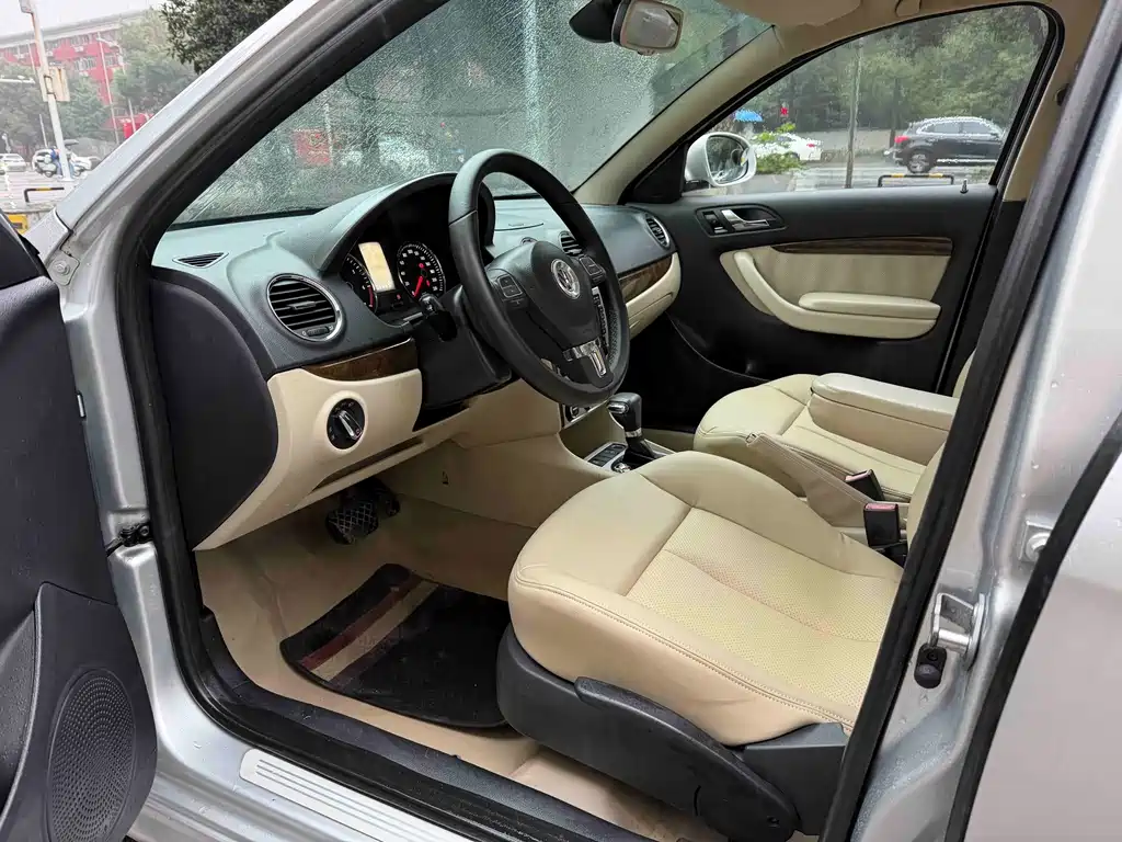Volkswagen Lavida — миниатюра 8