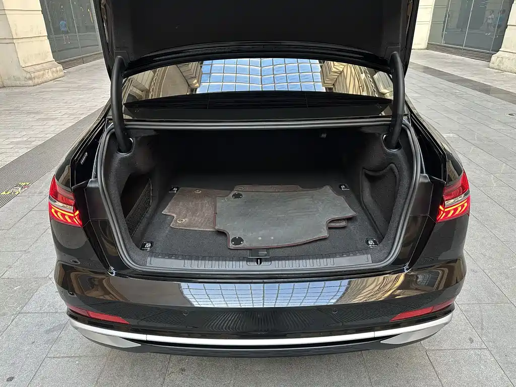 Audi A6L — миниатюра 12