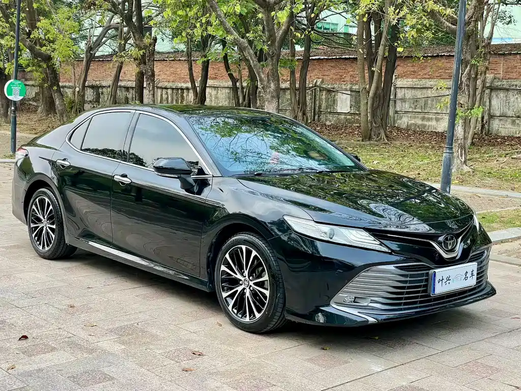 TOYOTA CAMRY
