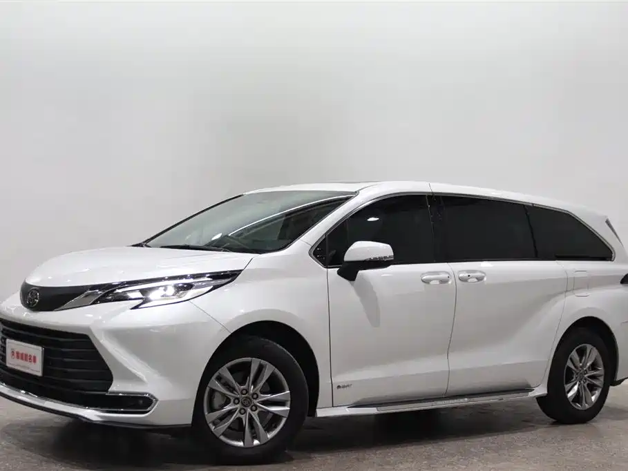 Toyota Sienna 2025