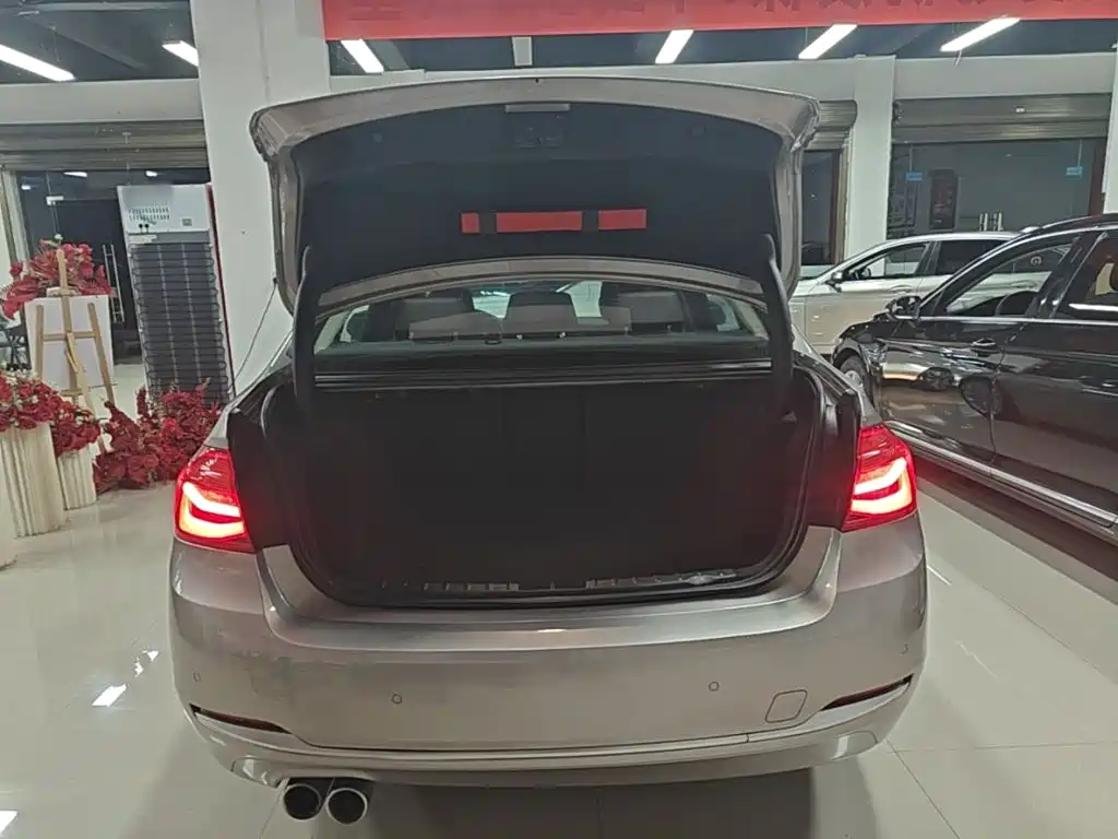 BMW 3 Series — миниатюра 19