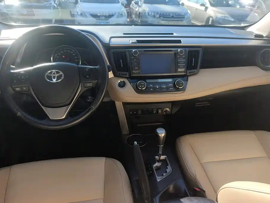 Toyota RAV4 — миниатюра 12