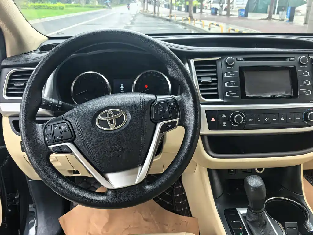 Toyota Highlander 2021 2.0T Elite 7 мест