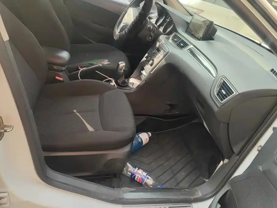 Peugeot 308 — миниатюра 8