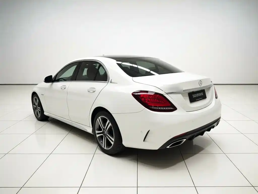 Mercedes-Benz C-Class — миниатюра 4