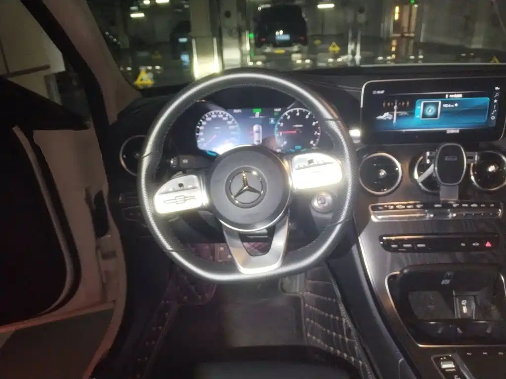 Mercedes-Benz C-Class — миниатюра 11