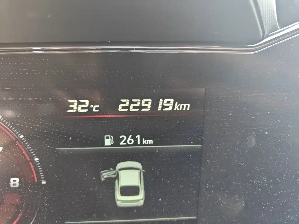 Hyundai Elantra — миниатюра 13