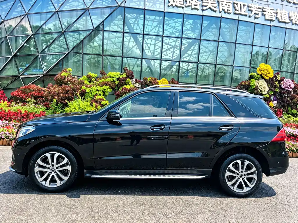 Mercedes-Benz GLE (Import) — миниатюра 3