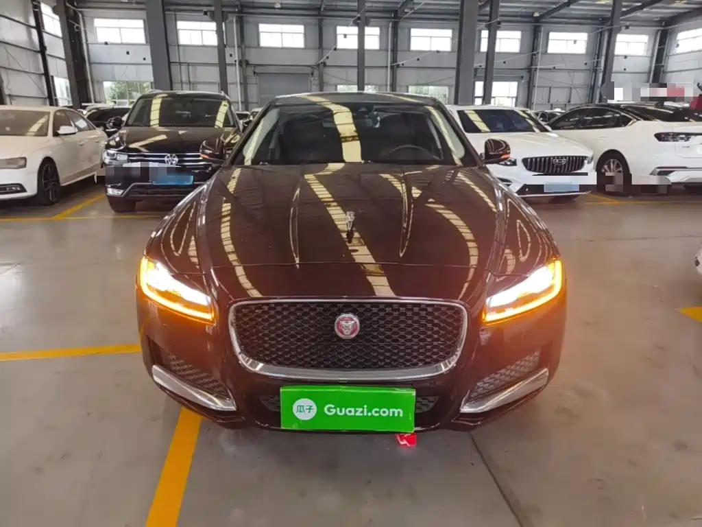 Jaguar XFL — миниатюра 3