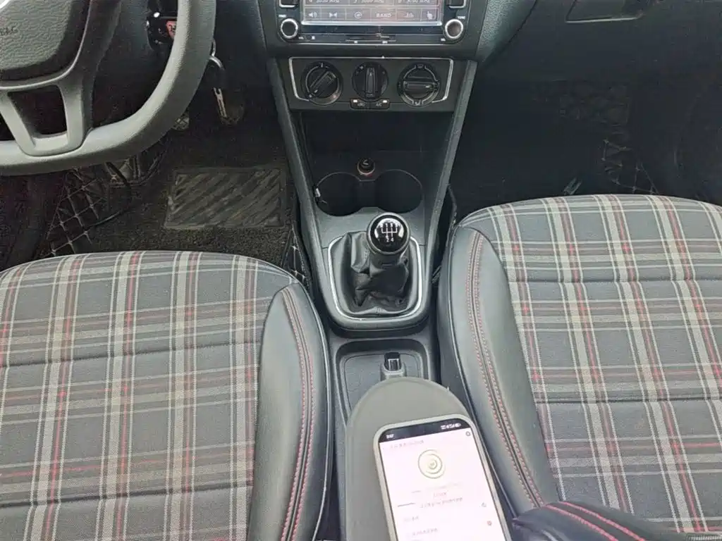 Volkswagen Polo — миниатюра 14