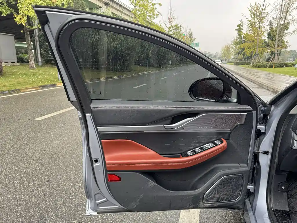 Lincoln Z — миниатюра 5