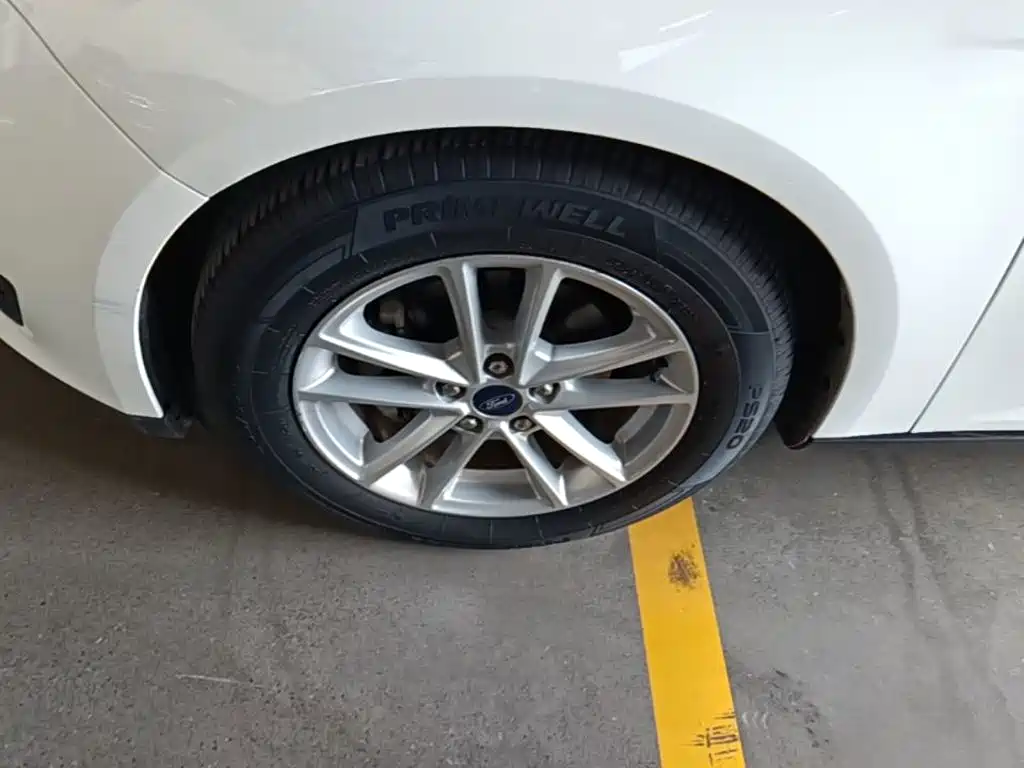 Ford Focus — миниатюра 23