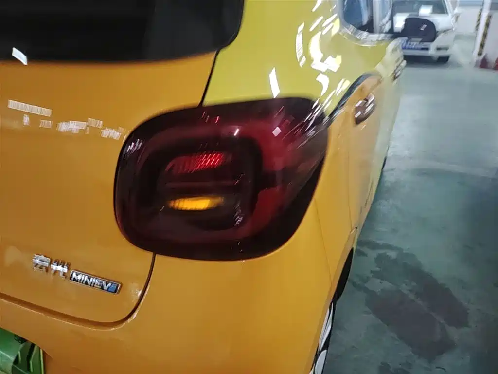 Wuling Mini EV MINIEV 2025 Premium +