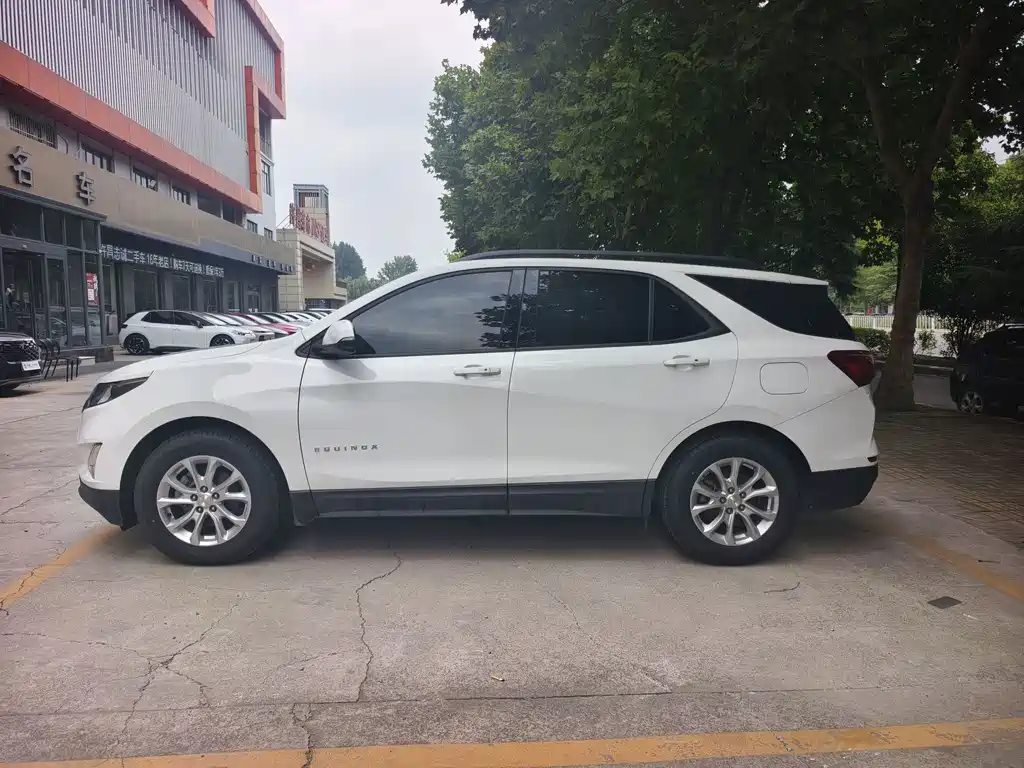 Chevrolet Equinox — миниатюра 13