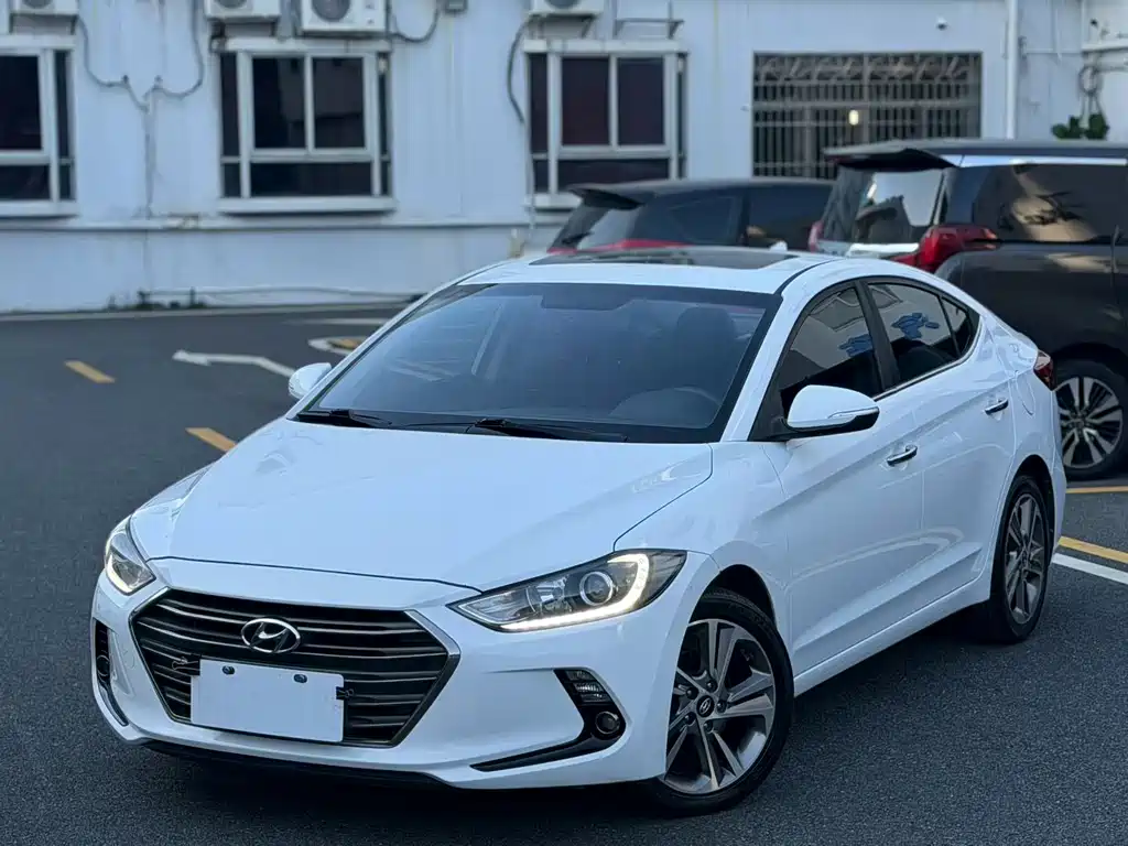 Hyundai Elantra — миниатюра 9