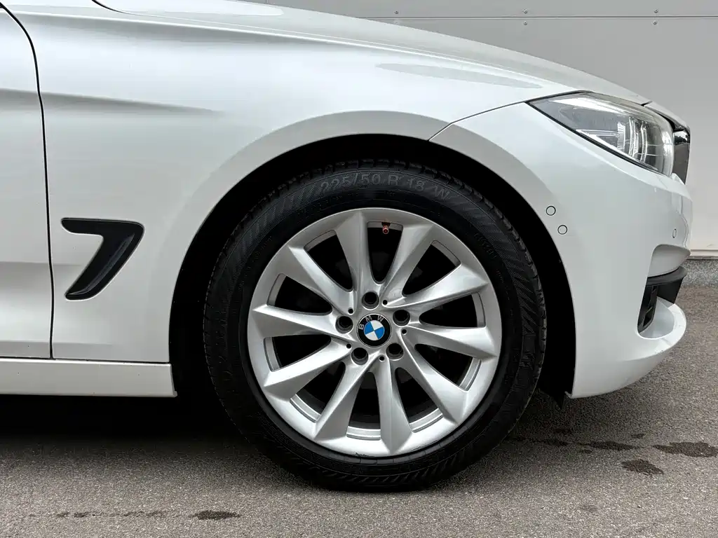 BMW 3 Series GT — миниатюра 8