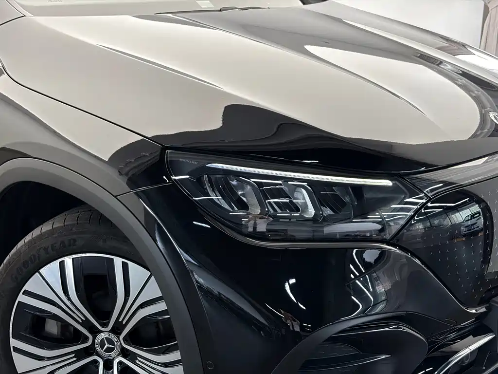 Mercedes-Benz EQE SUV — миниатюра 19