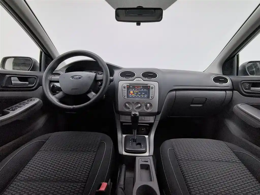 Ford Focus 2013 1.8L AT