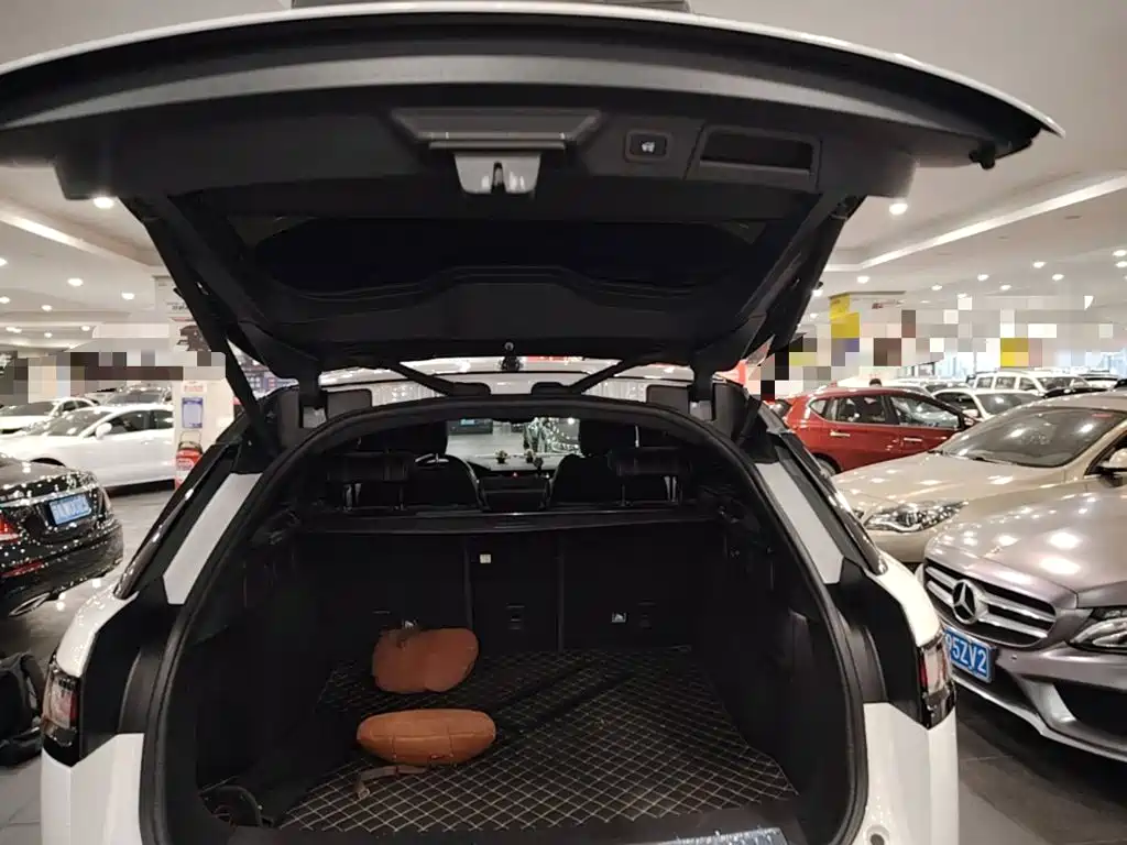 Land Rover Velar — миниатюра 19