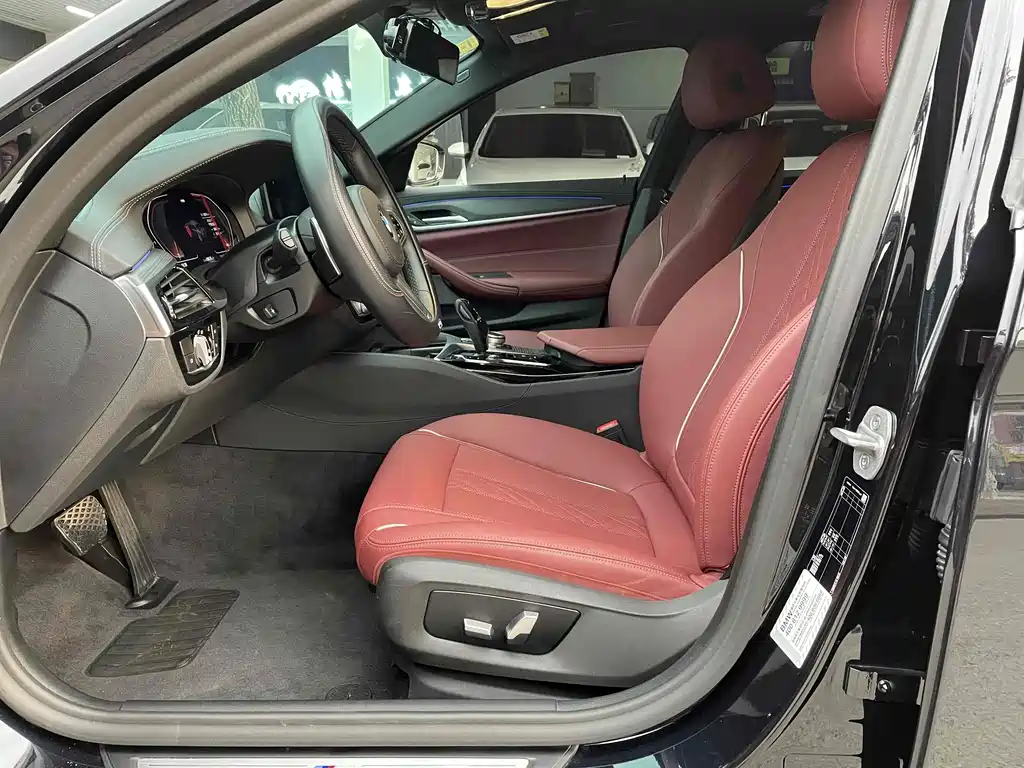 BMW 5 Series — миниатюра 2