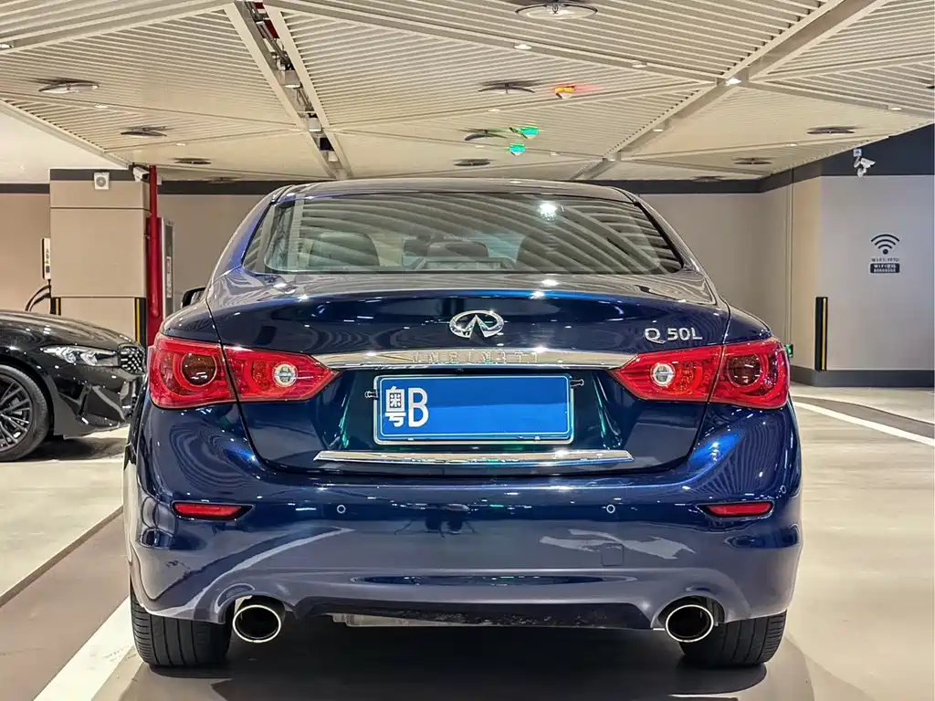 INFINITI Q50L