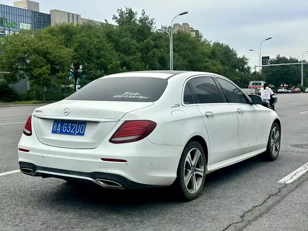 Mercedes-Benz E-Class — миниатюра 4