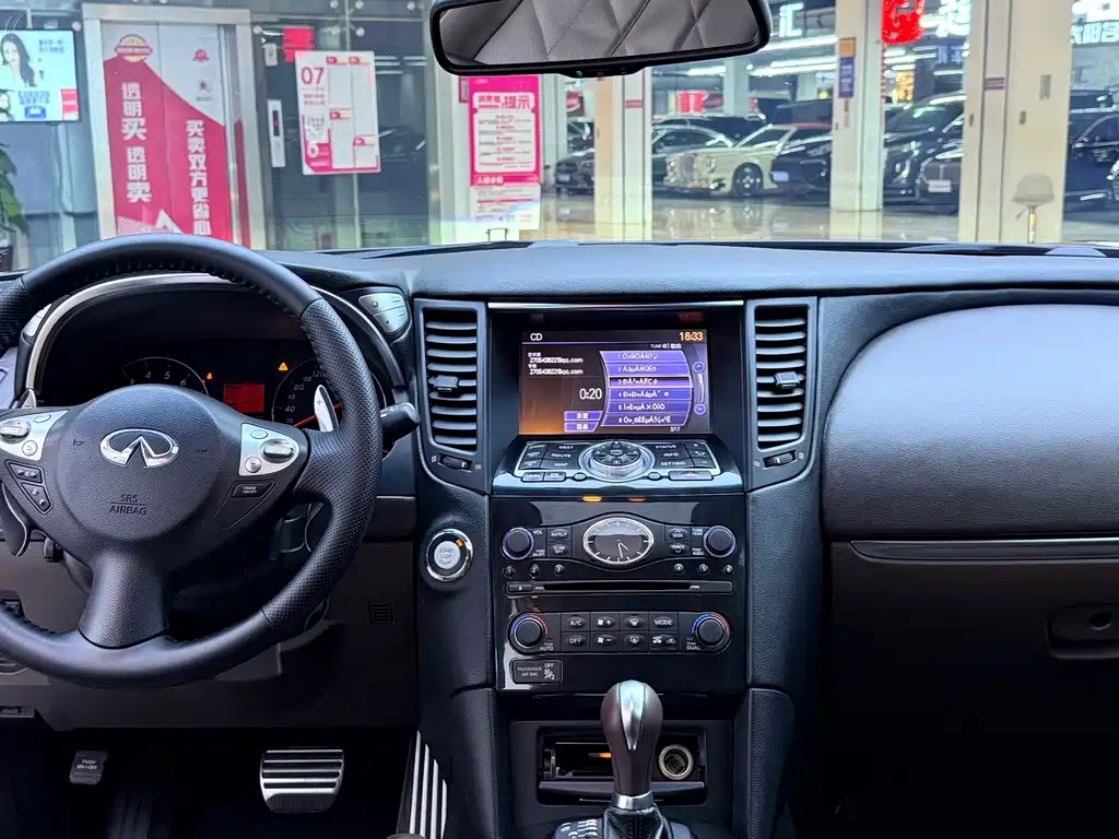 Infiniti FX — миниатюра 4