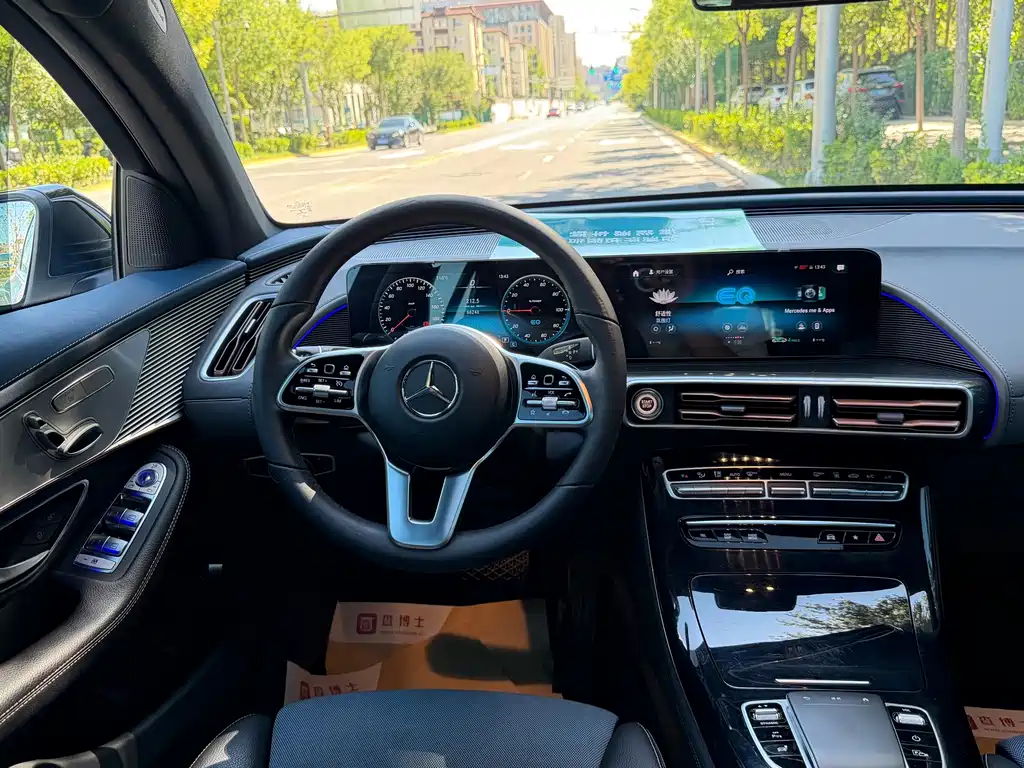 Mercedes-Benz EQC — миниатюра 7