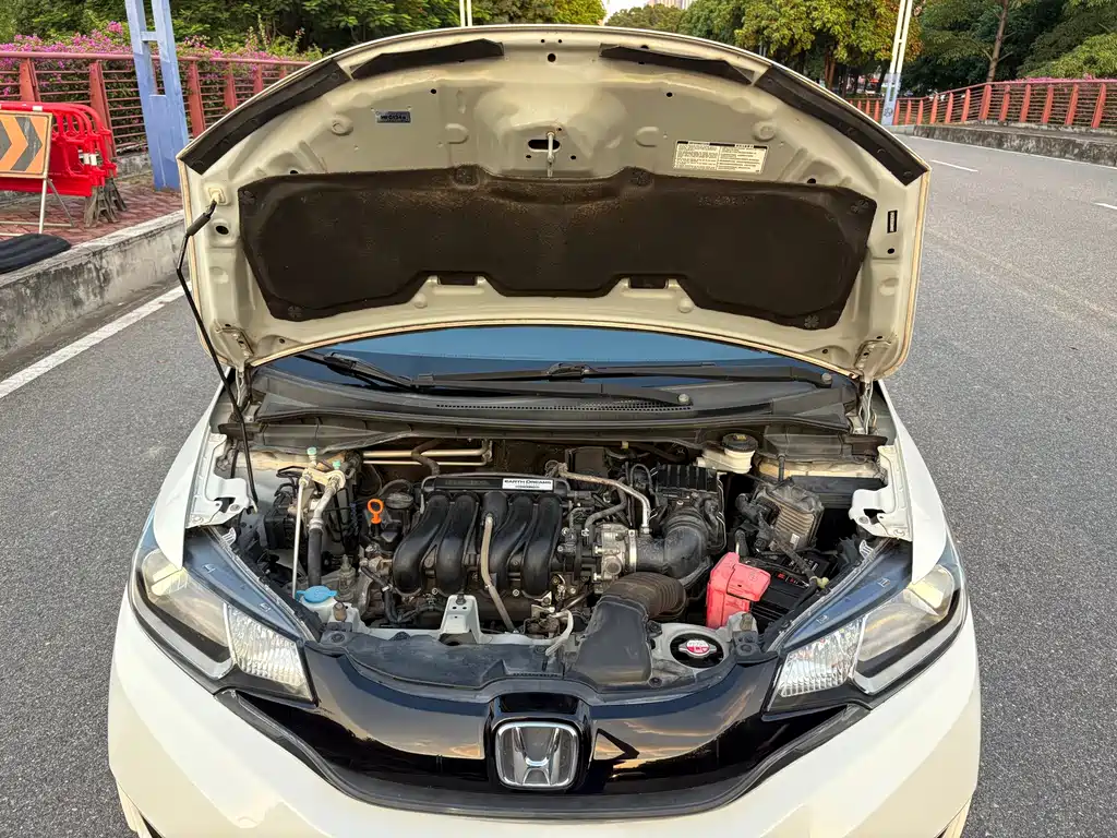 Honda Fit — миниатюра 8