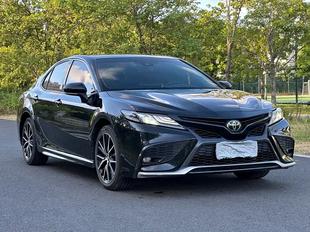 Toyota Camry — миниатюра 3