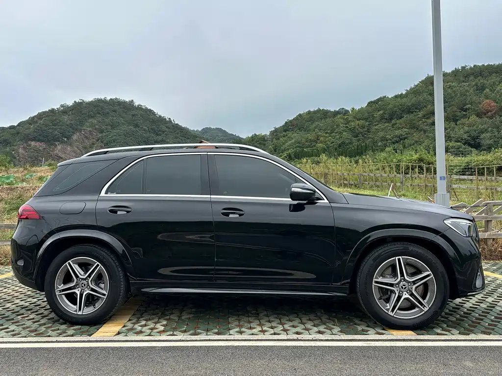 Mercedes-Benz GLE (Import) — миниатюра 4