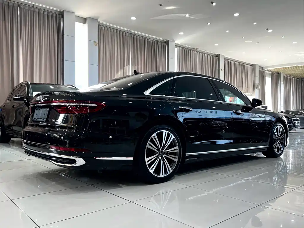 Audi A8 — миниатюра 4