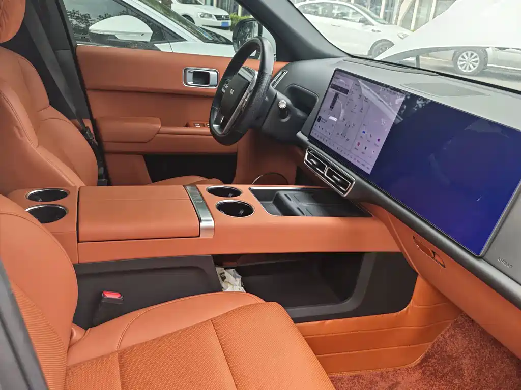 Li Auto Li L8 — миниатюра 3