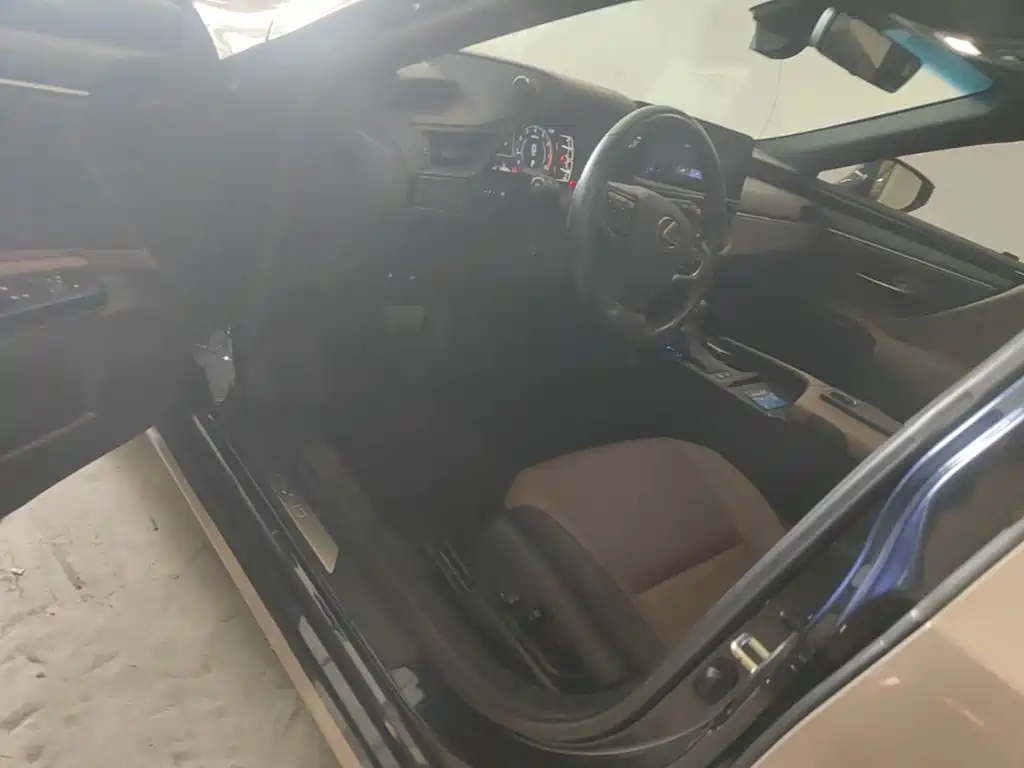 Lexus ES — миниатюра 16