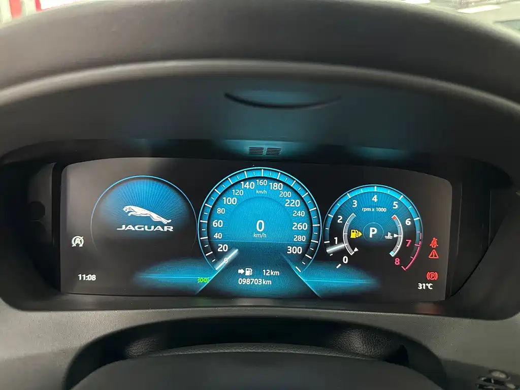 Jaguar F-PACE — миниатюра 23