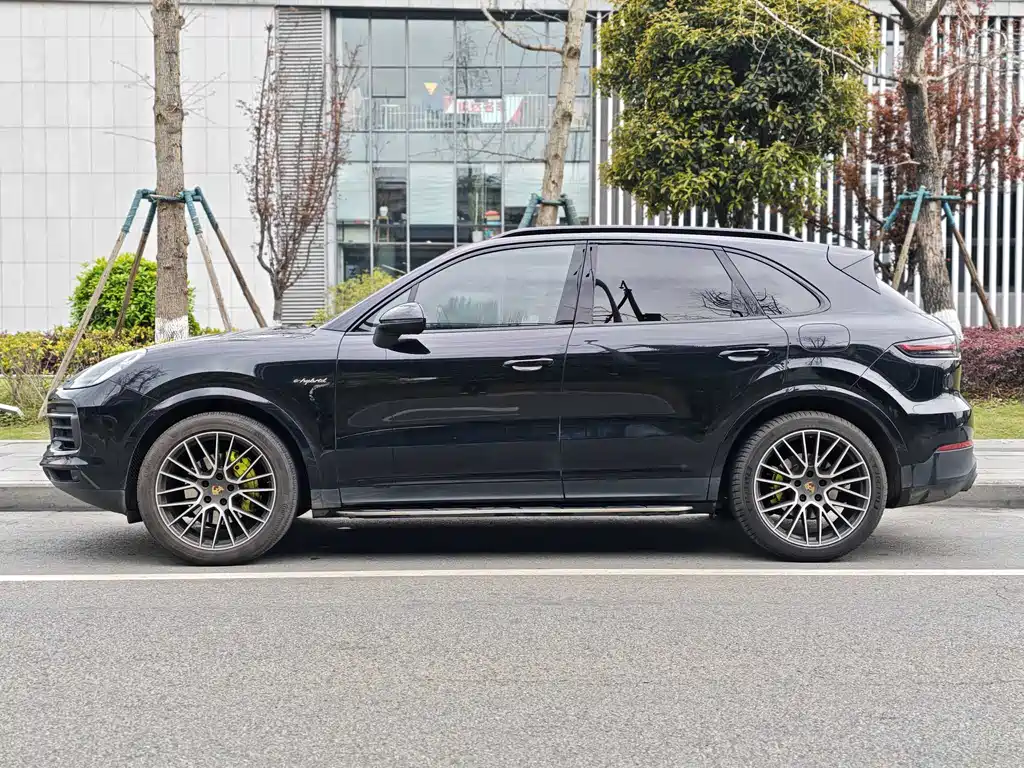 PORSCHE CAYENNE NEW ENERGY