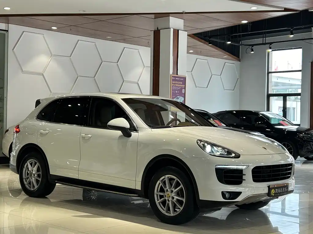 Porsche Cayenne — миниатюра 4