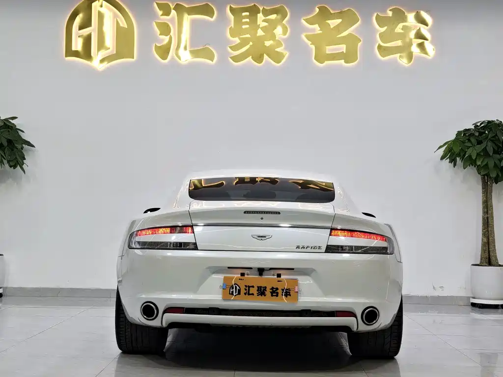 Aston Martin Rapide — миниатюра 9