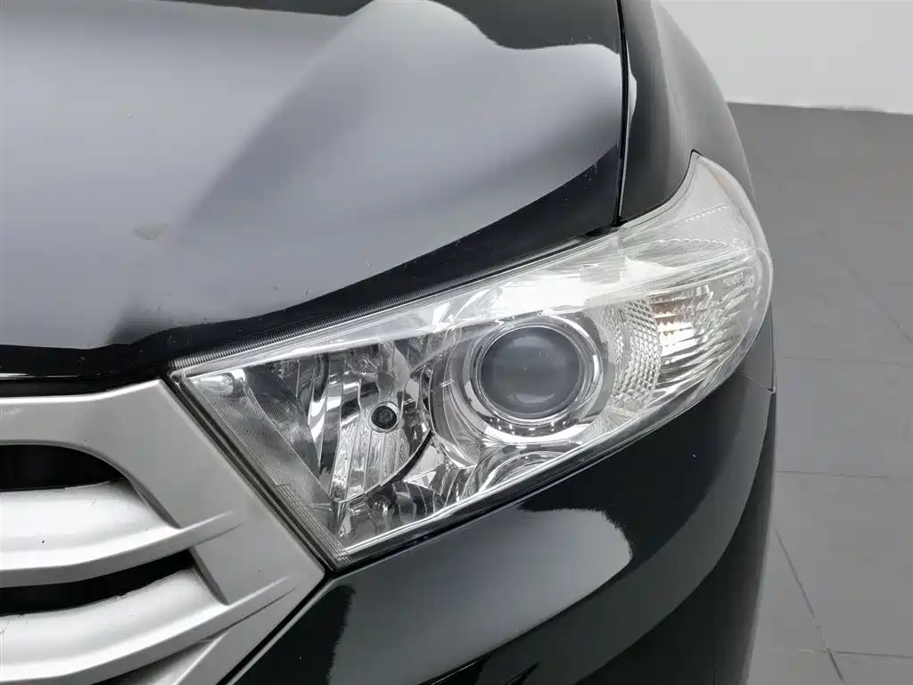 Toyota Highlander 2012 2.7L 7 мест Luxury