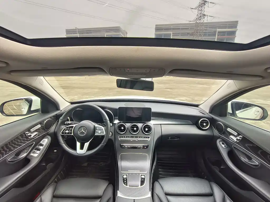 Mercedes-Benz C-Class — миниатюра 12