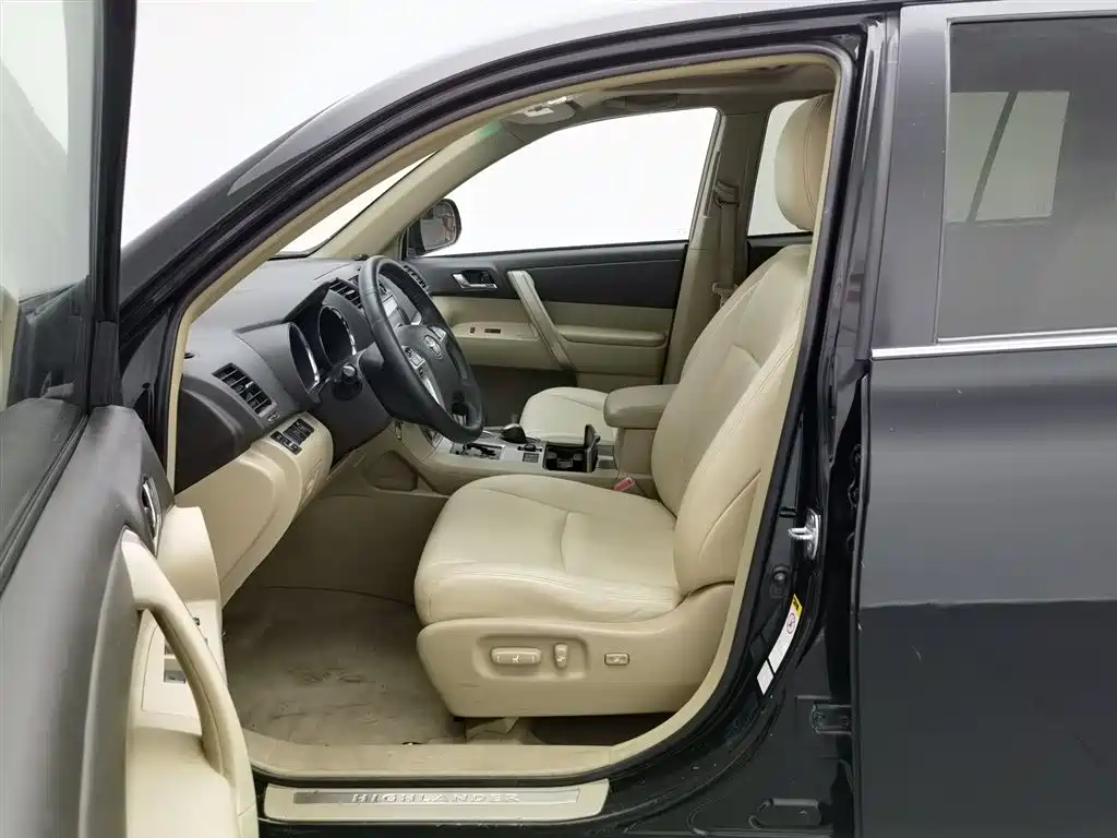 Toyota Highlander 2012 2.7L 7 мест Luxury