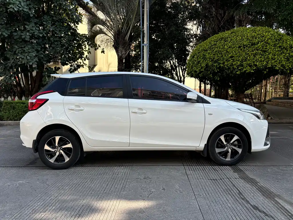 TOYOTA YARIS L ZHIXUAN