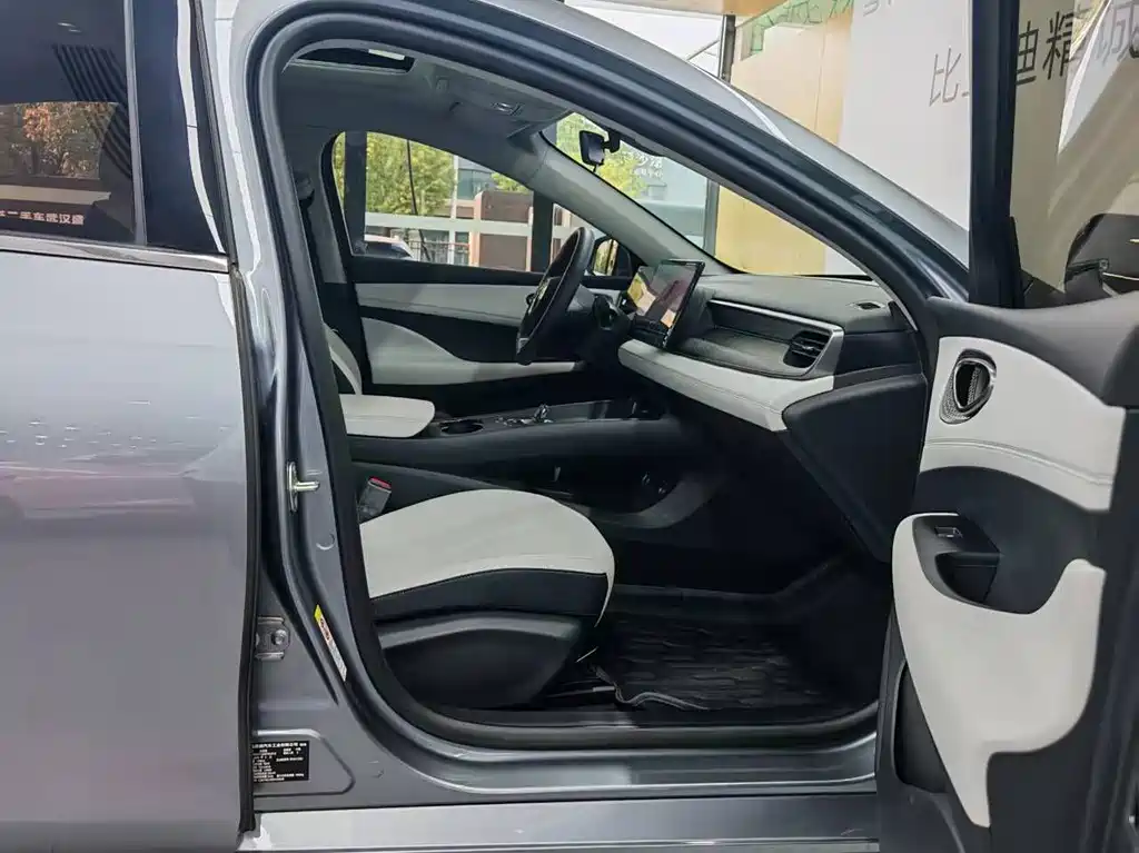BYD Seal 05 DM-i — миниатюра 15