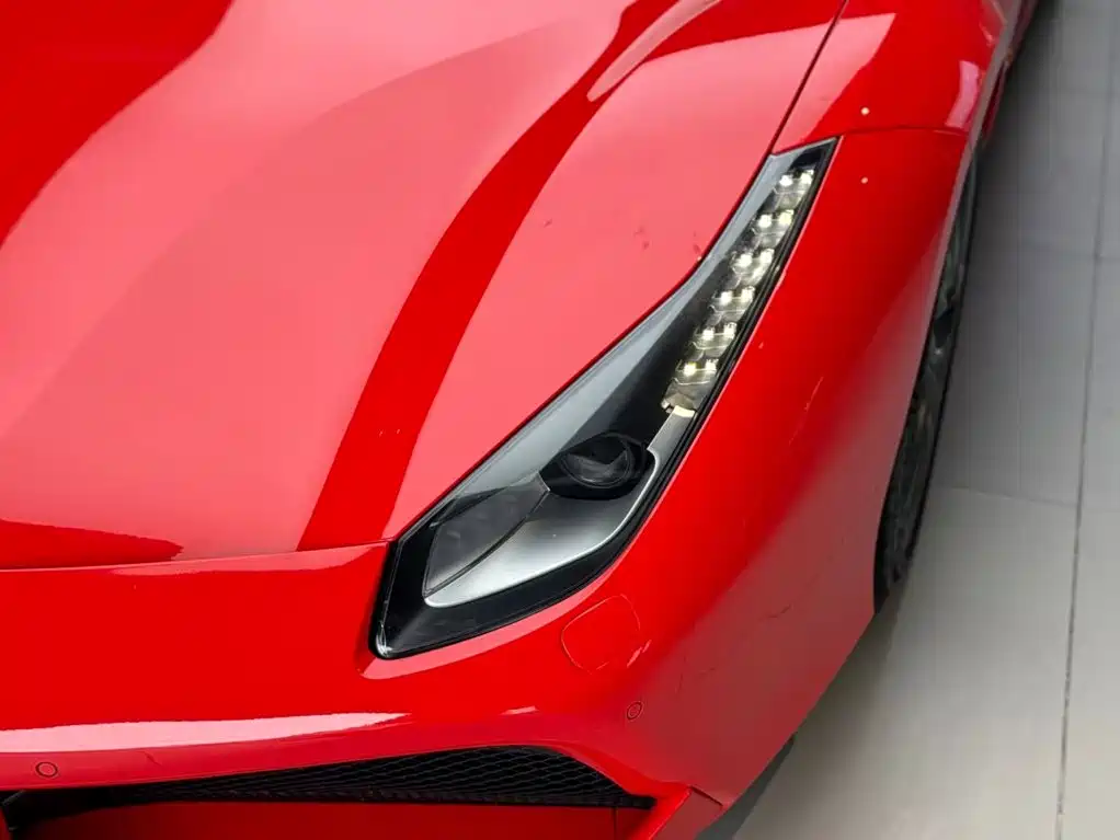 Ferrari 488 — миниатюра 7