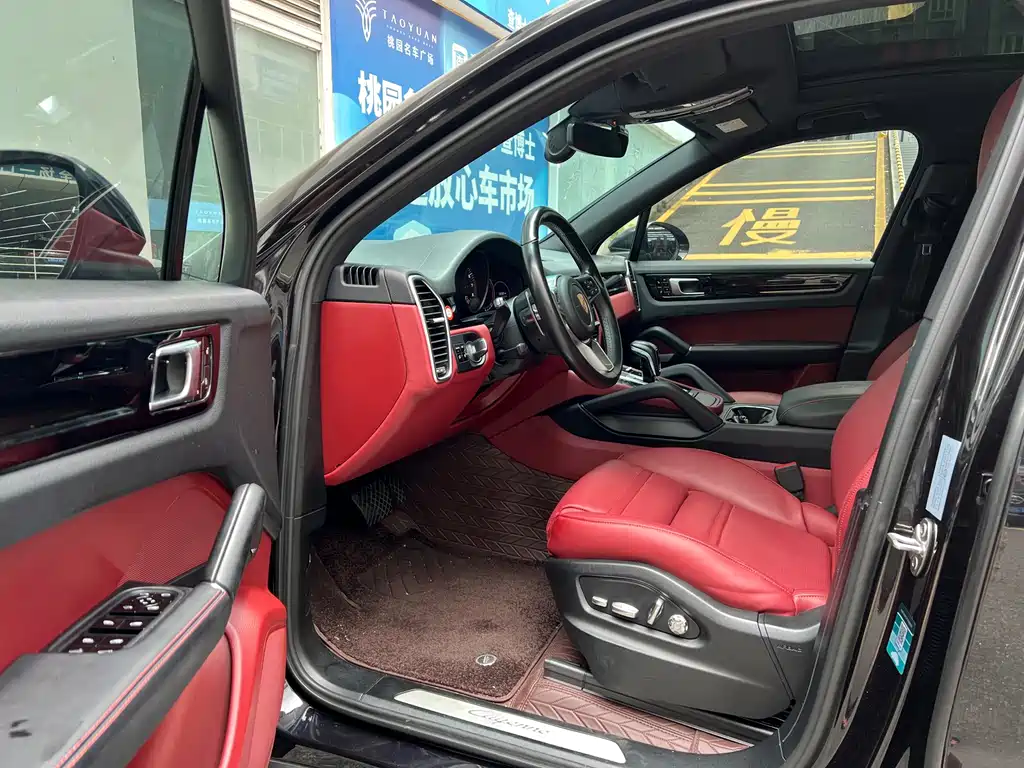 Porsche Cayenne — миниатюра 12