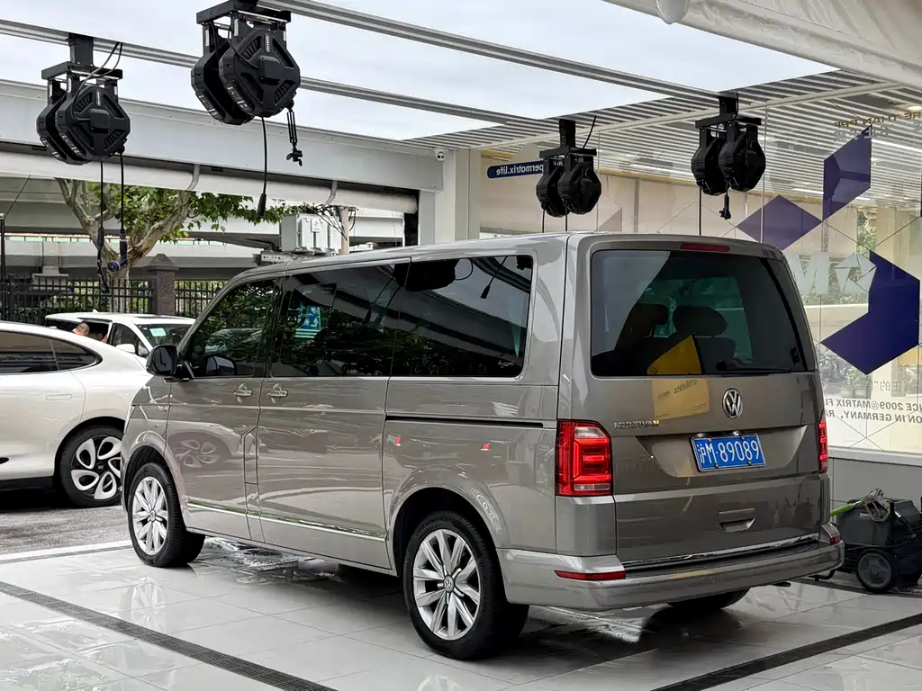 Volkswagen Multivan — миниатюра 6