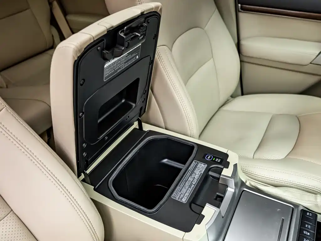 Toyota Land Cruiser 2019 4.0L AT
